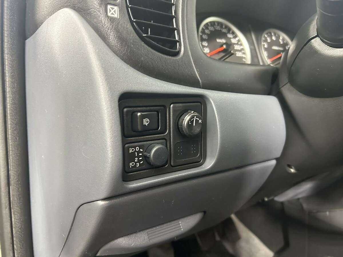 Nissan Almera, 2005 Фото №9