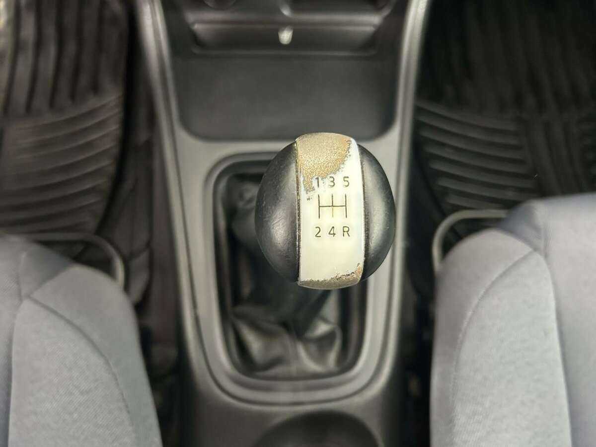 Nissan Almera, 2005 Фото №13