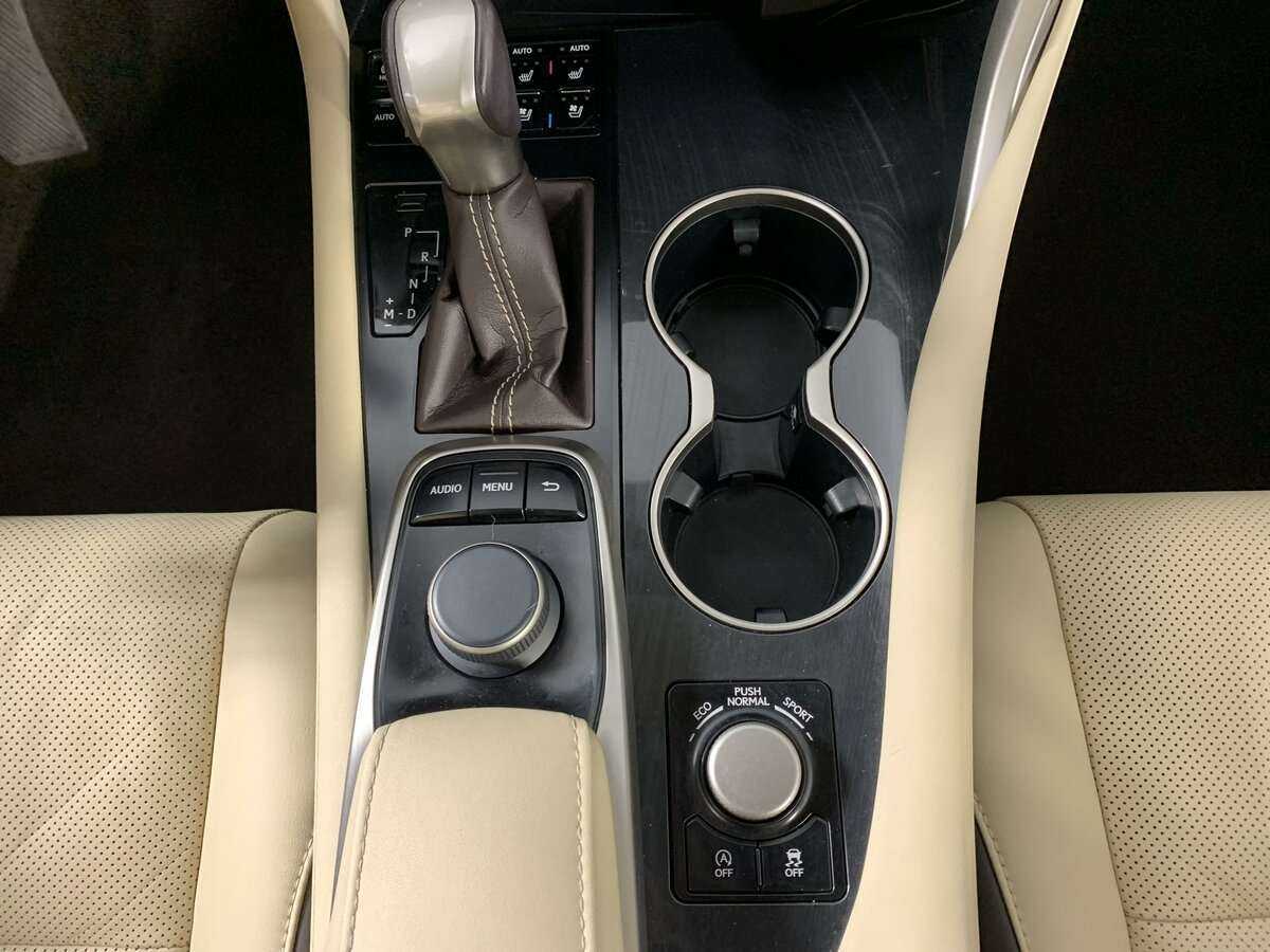 Lexus RX 200t, 2017 Фото №20