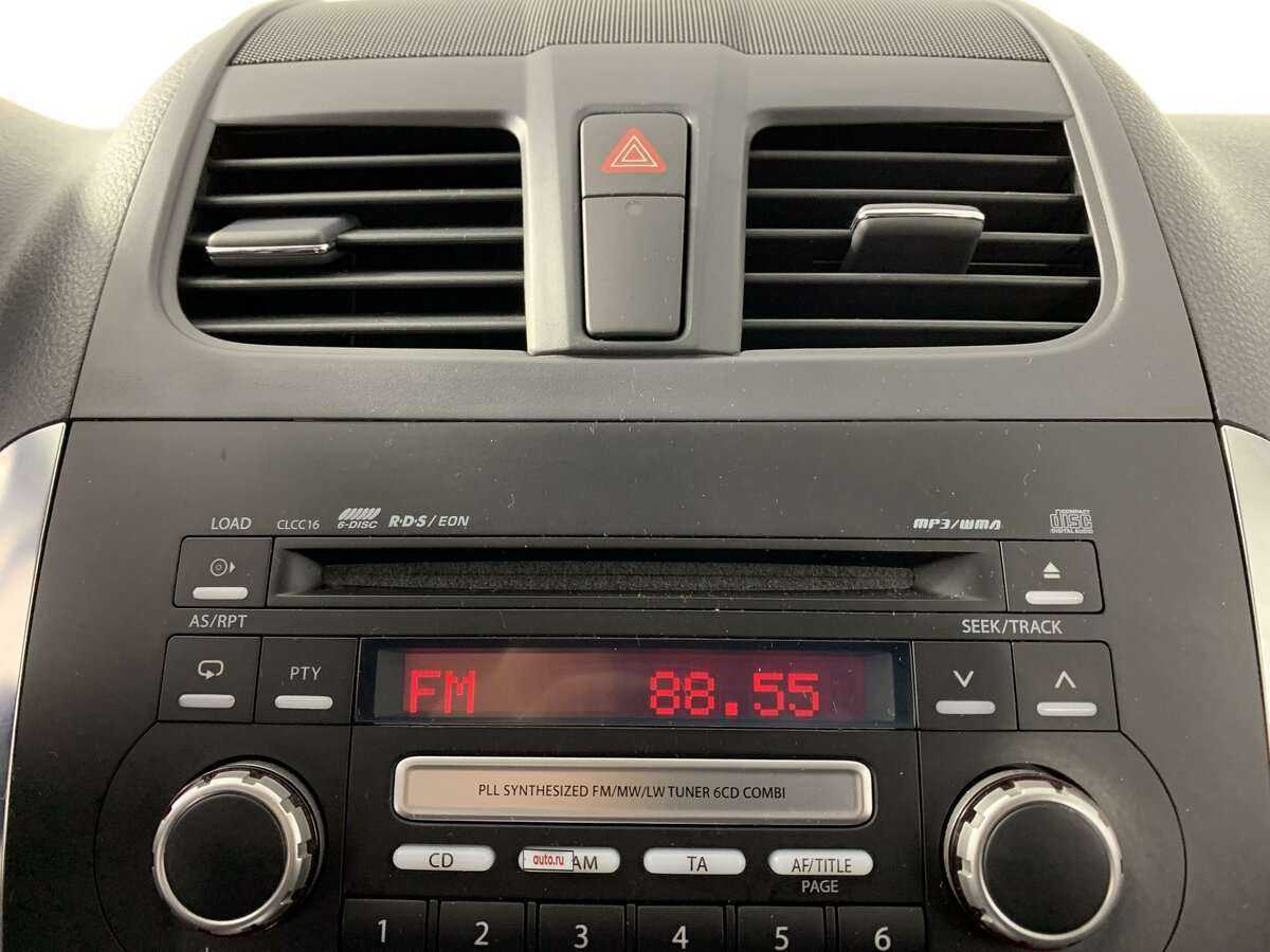 Suzuki SX4, 2010 Фото №13