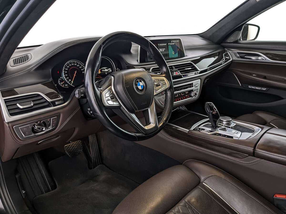 BMW 7 серии Long 750Li xDrive, 2017 Фото №11