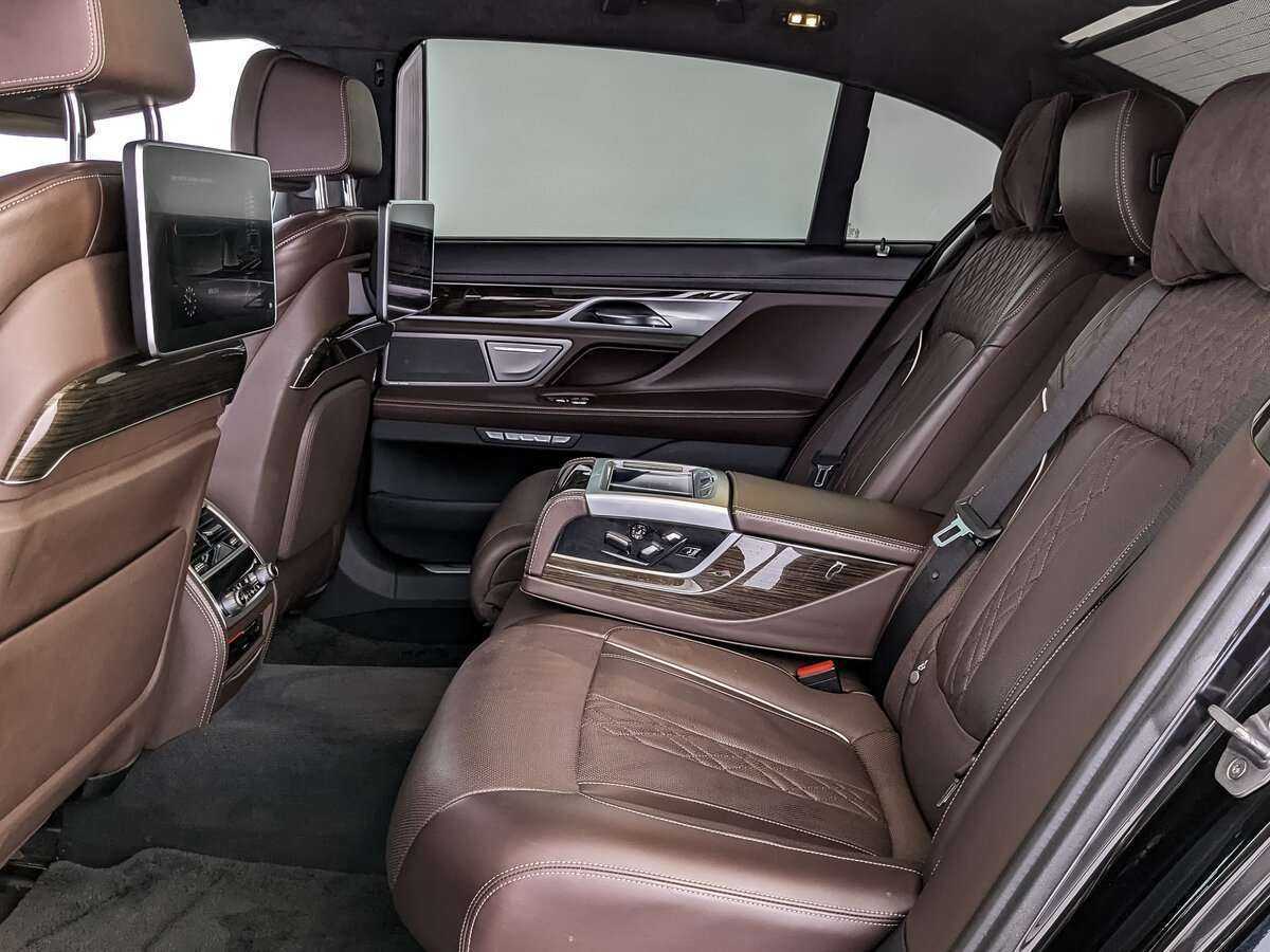 BMW 7 серии Long 750Li xDrive, 2017 Фото №13