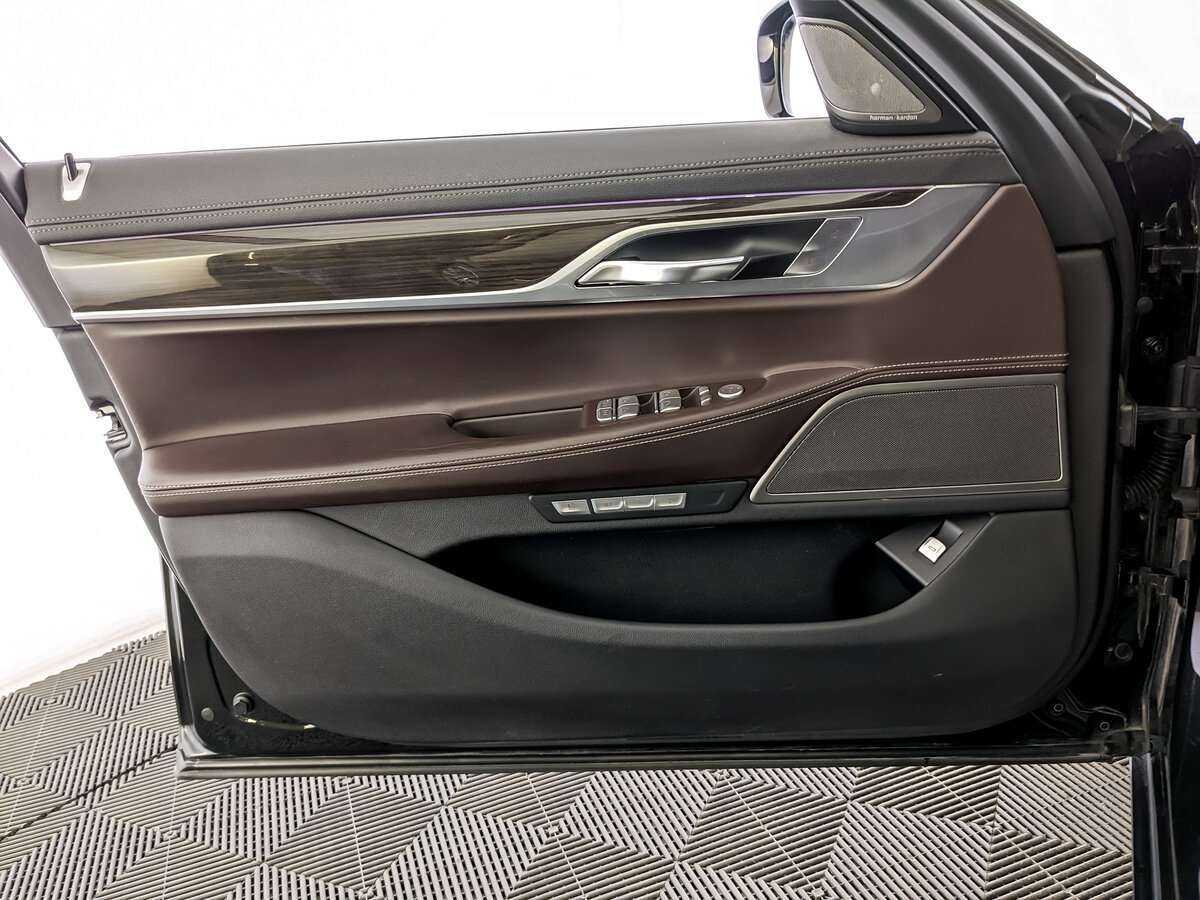BMW 7 серии Long 740Li xDrive, 2016 Фото №12