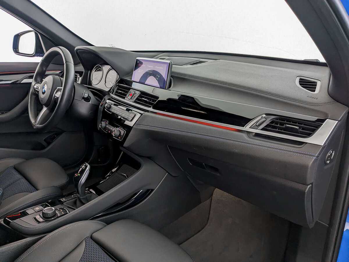 BMW X1 20i xDrive, 2020 Фото №9