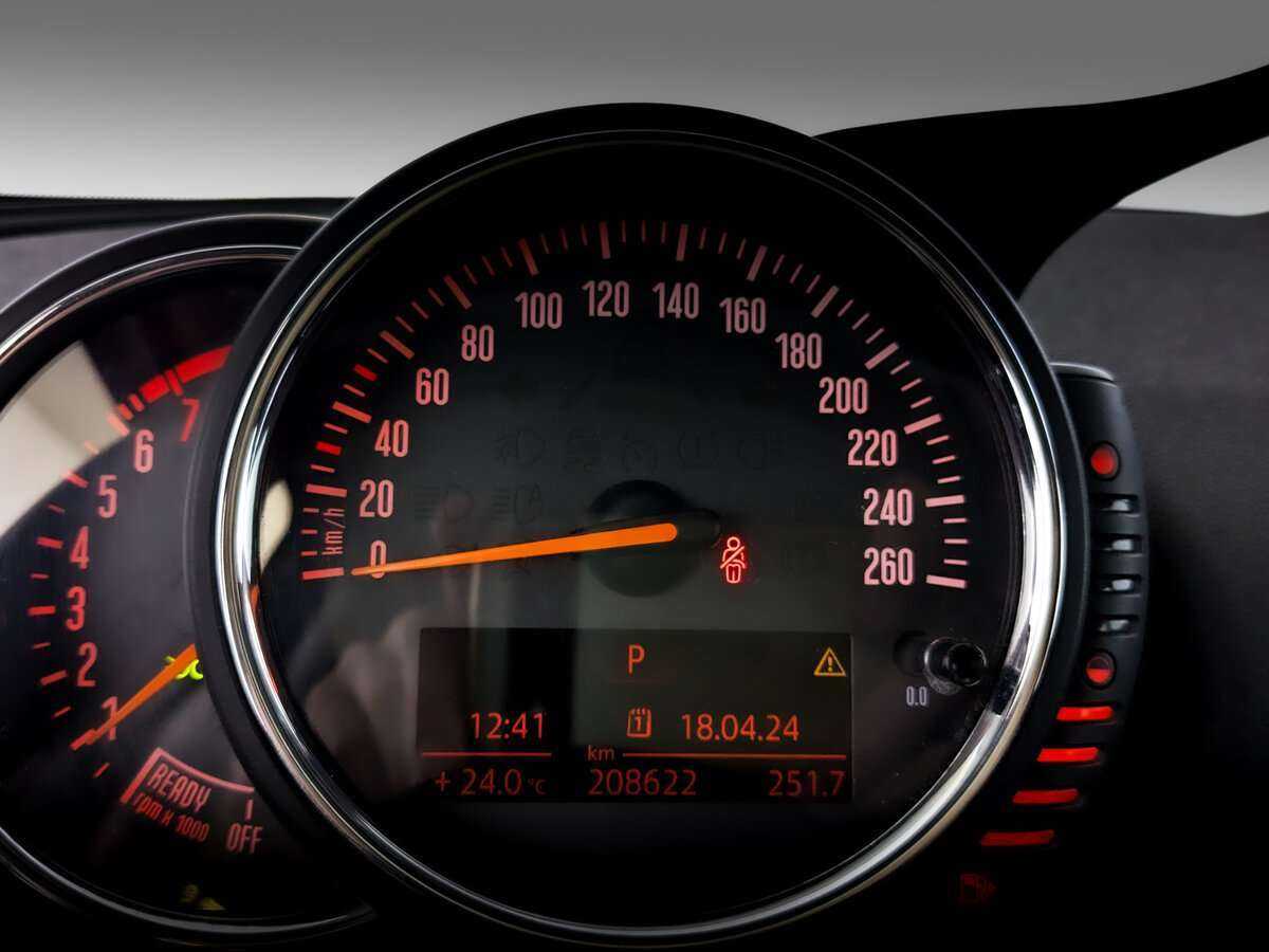 Mini Clubman Cooper, 2017 Фото №11