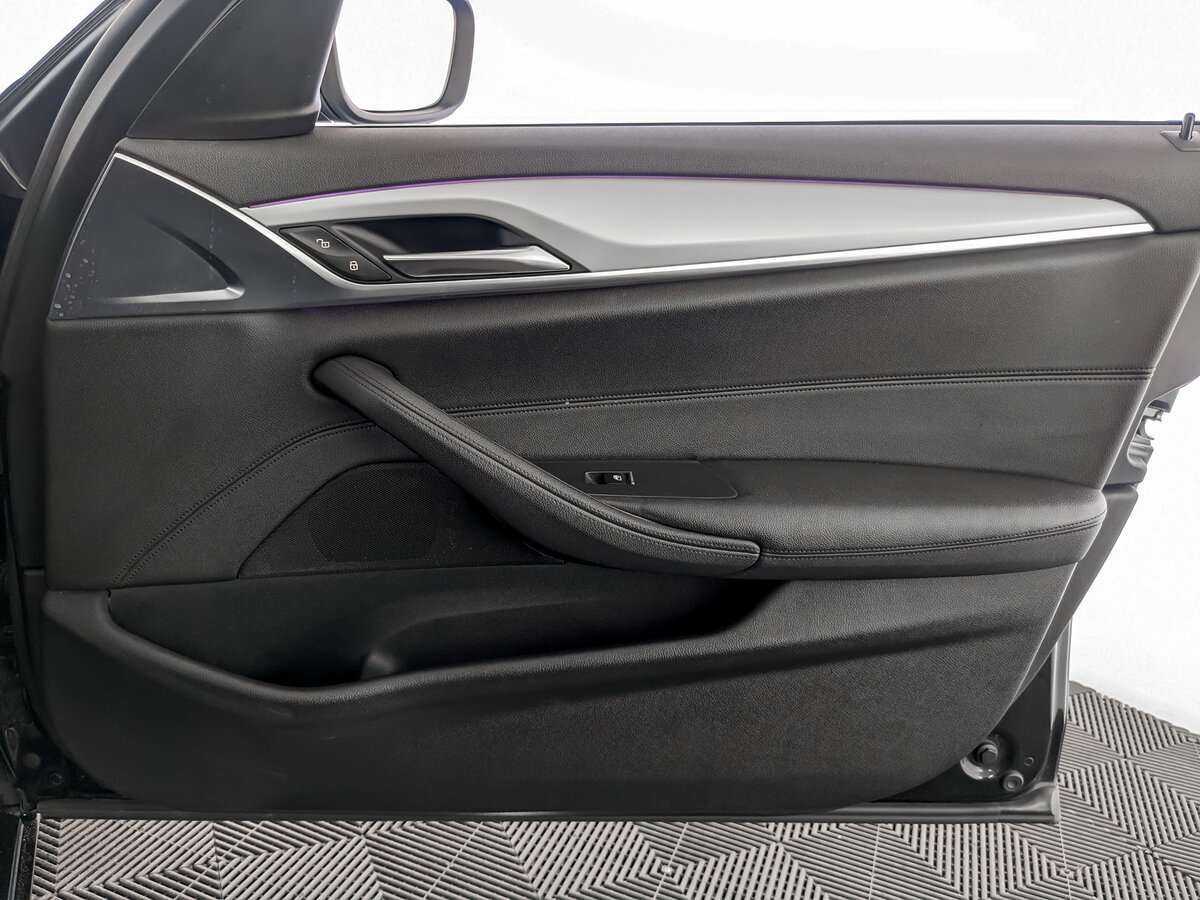 BMW 5 серии 520i, 2018 Фото №20