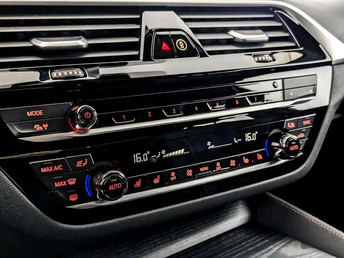 BMW 5 серии 530d xDrive, 2021 Фото №20