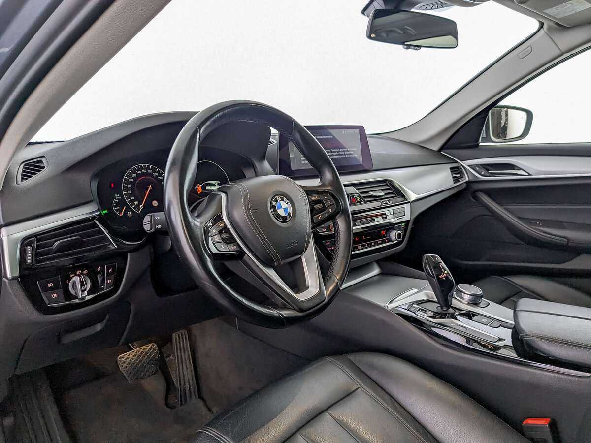 BMW 5 серии 530d xDrive, 2019 Фото №14