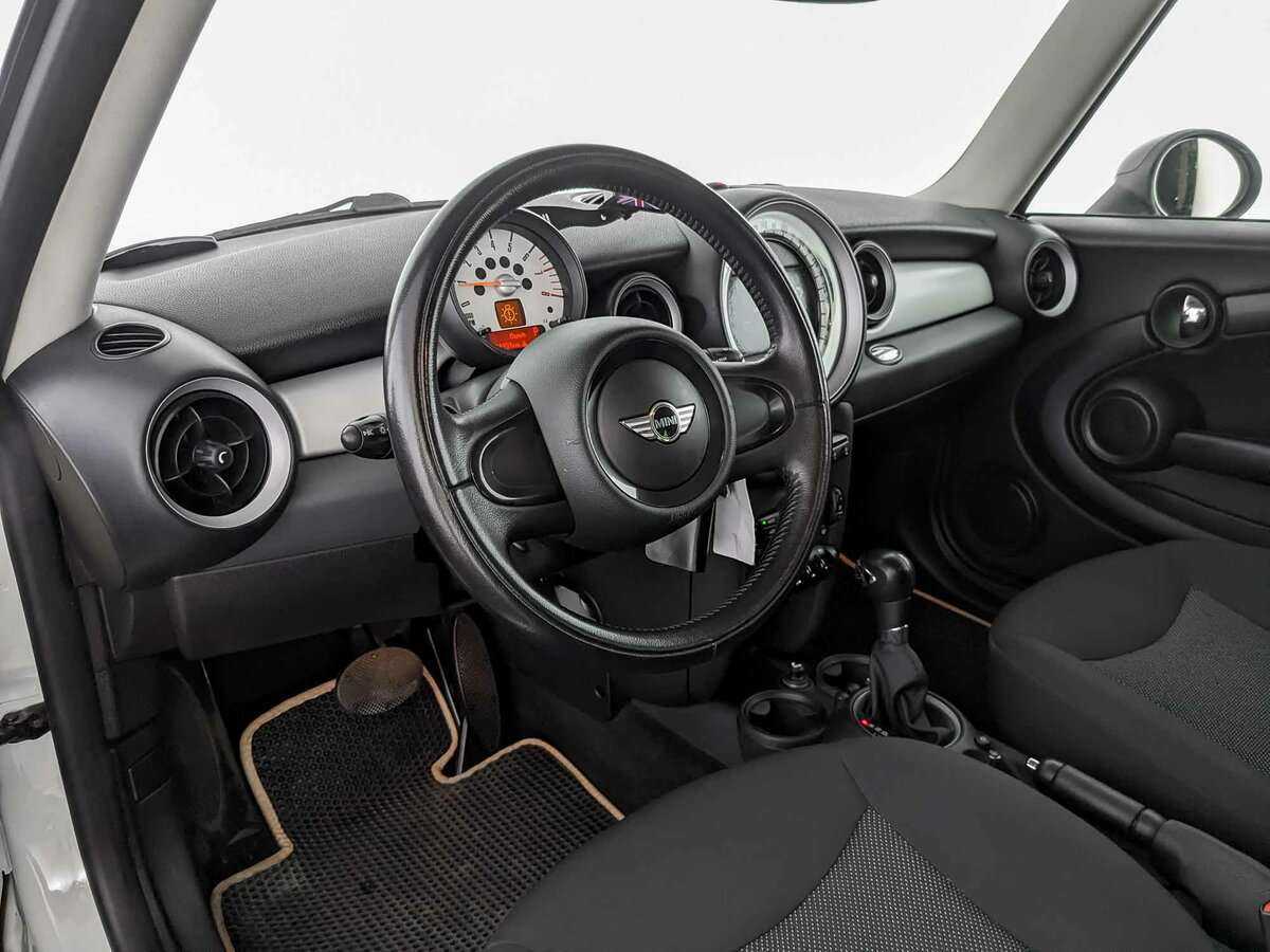 Mini Clubman Cooper, 2011 Фото №14