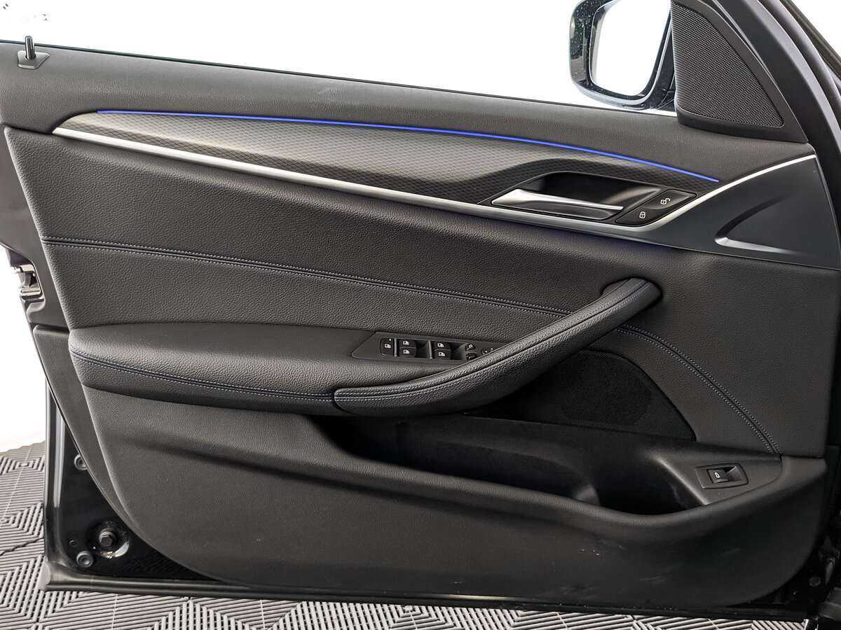 BMW 5 серии 520d xDrive, 2021 Фото №15