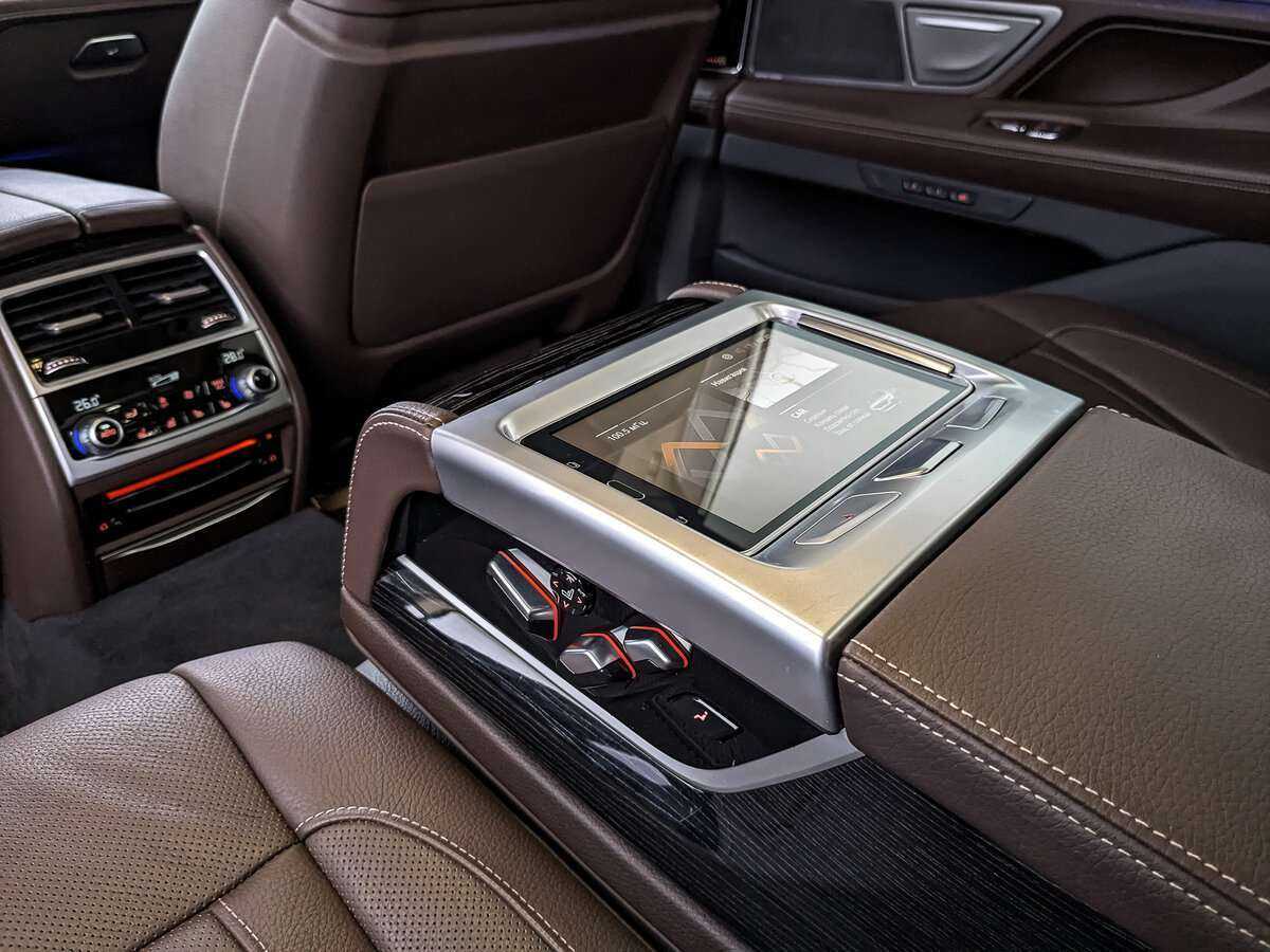 BMW 7 серии Long 730Ld xDrive, 2019 Фото №23