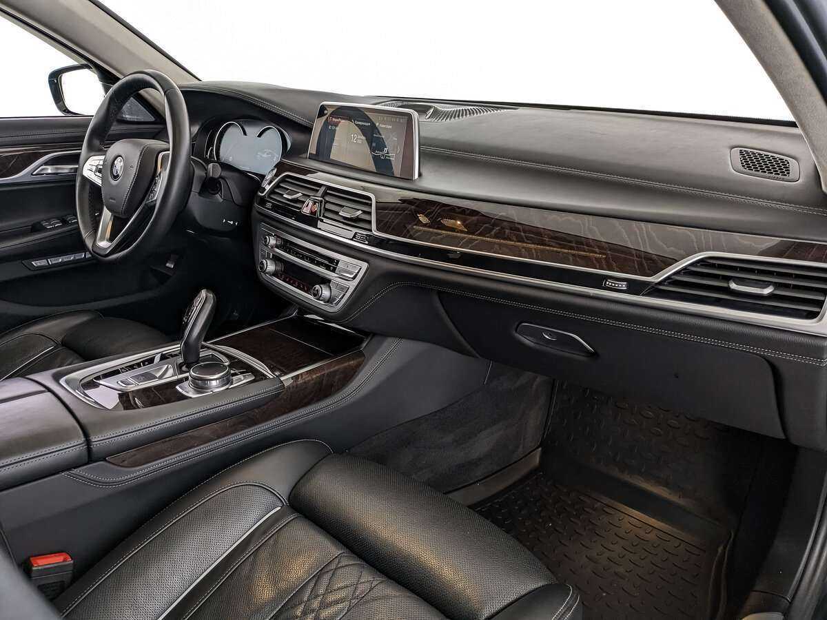 BMW 7 серии Long 750Li xDrive, 2017 Фото №12