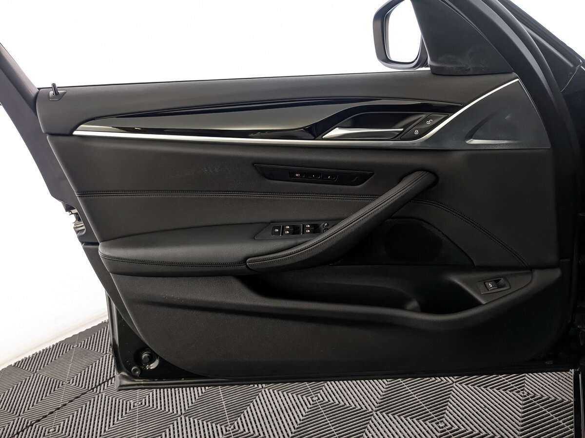 BMW 5 серии 520d, 2020 Фото №15