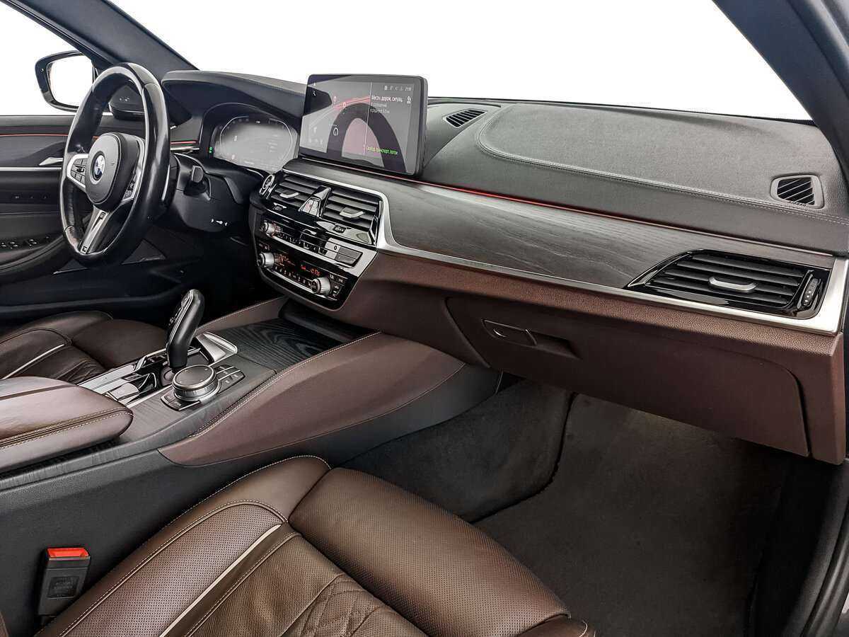 BMW 5 серии 530d xDrive, 2020 Фото №9