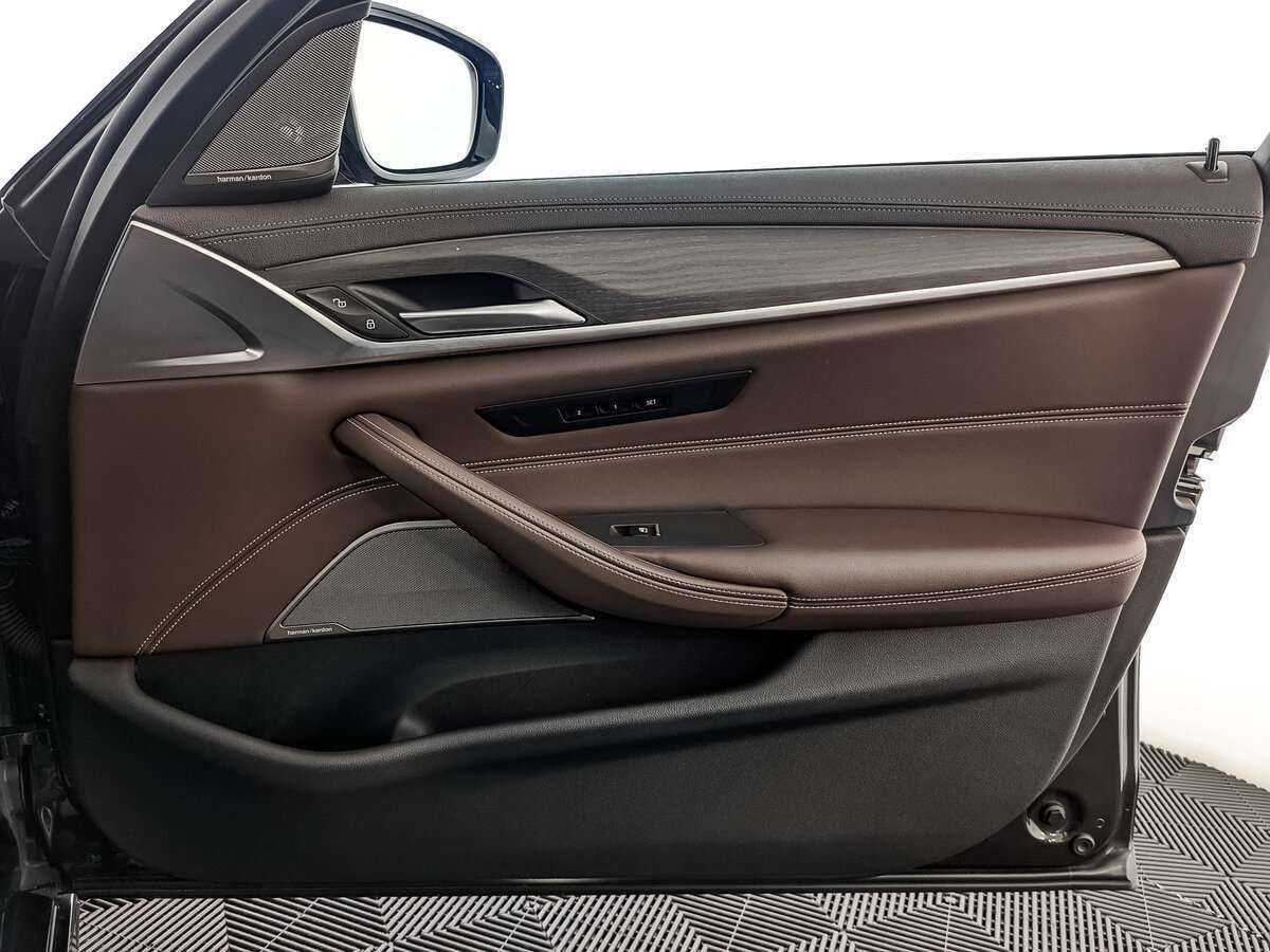 BMW 5 серии 530d xDrive, 2020 Фото №19