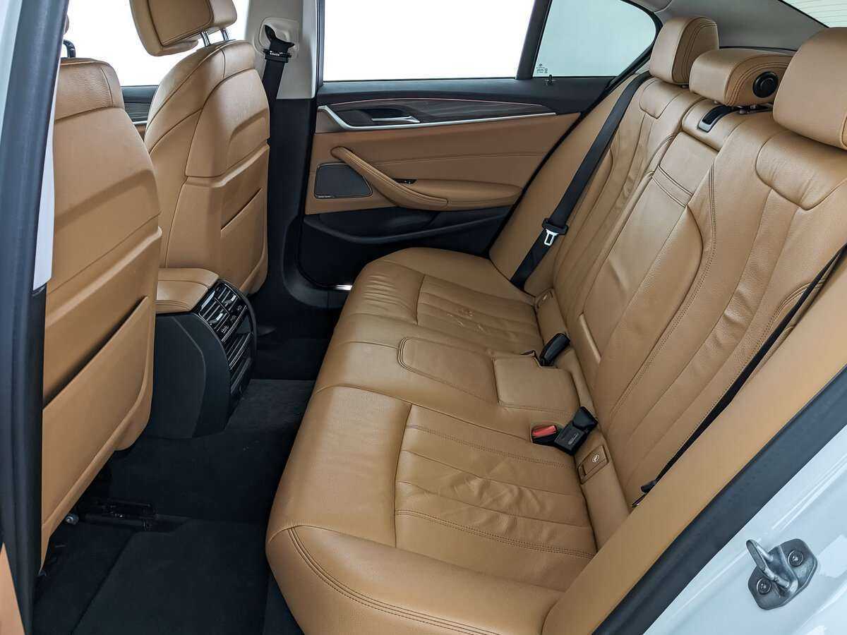 BMW 5 серии 530i xDrive, 2019 Фото №13