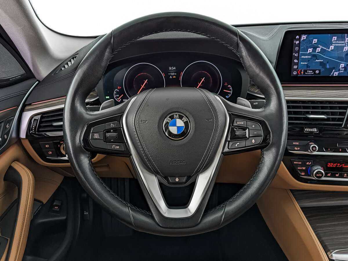 BMW 5 серии 530i xDrive, 2019 Фото №17