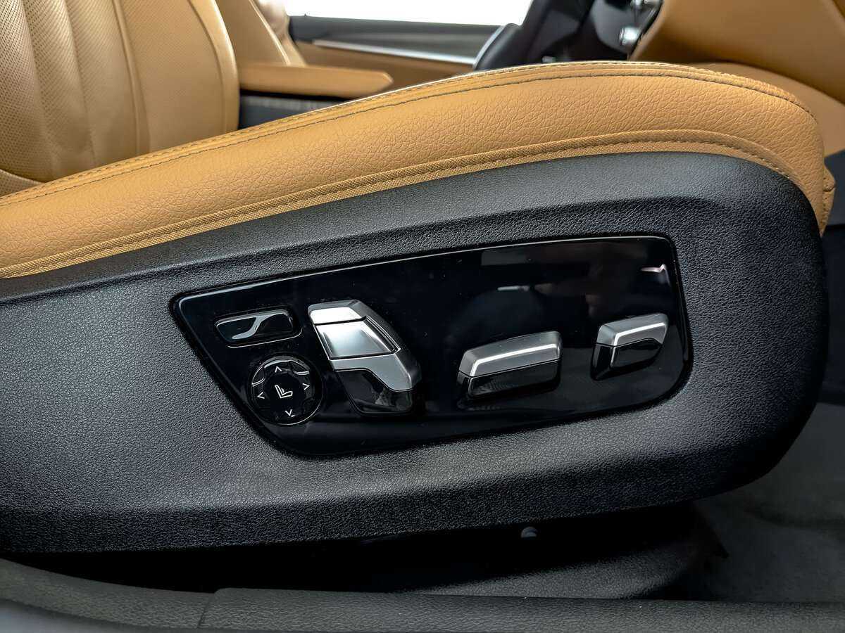 BMW 5 серии 530i xDrive, 2019 Фото №23