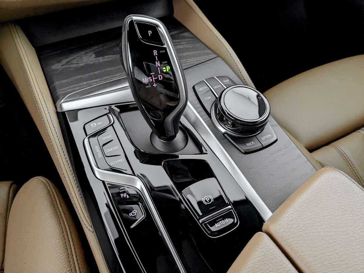 BMW 5 серии 530d xDrive, 2021 Фото №19