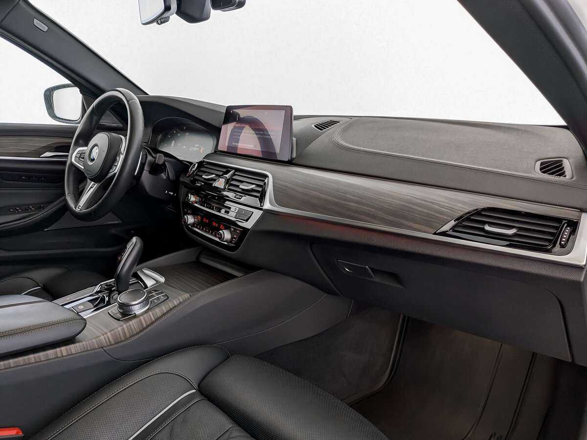 BMW 5 серии 530d xDrive, 2019 Фото №9