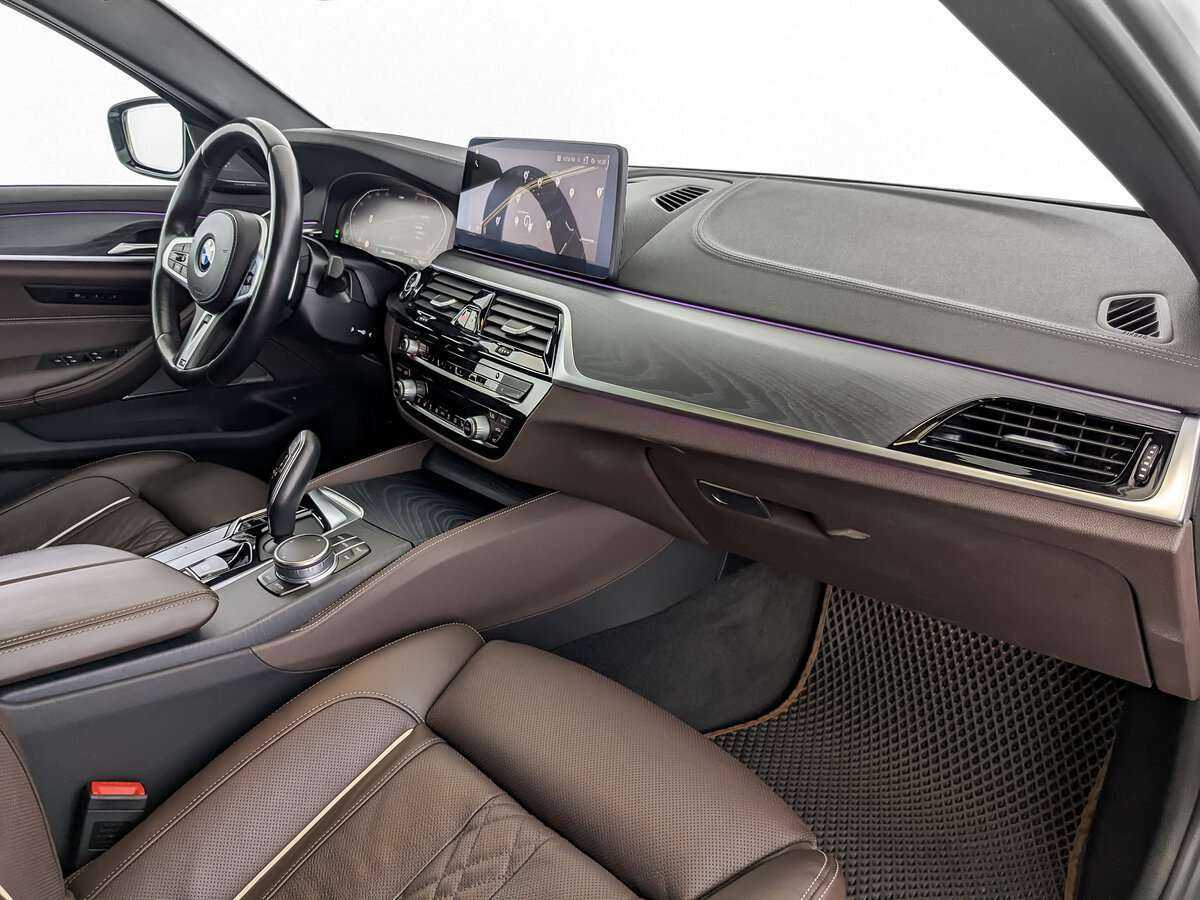 BMW 5 серии 530d xDrive, 2020 Фото №11