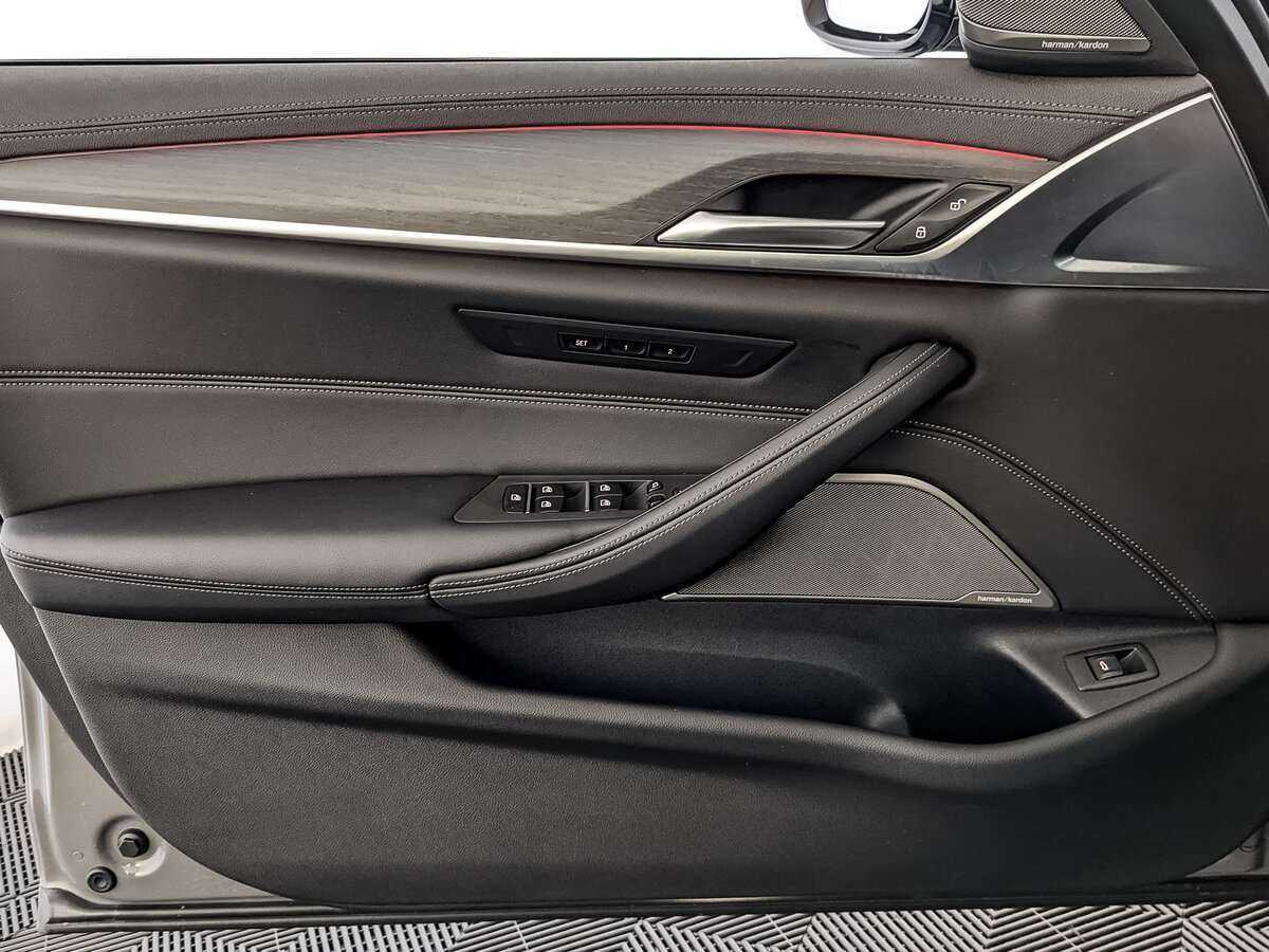 BMW 5 серии 530d xDrive, 2021 Фото №13