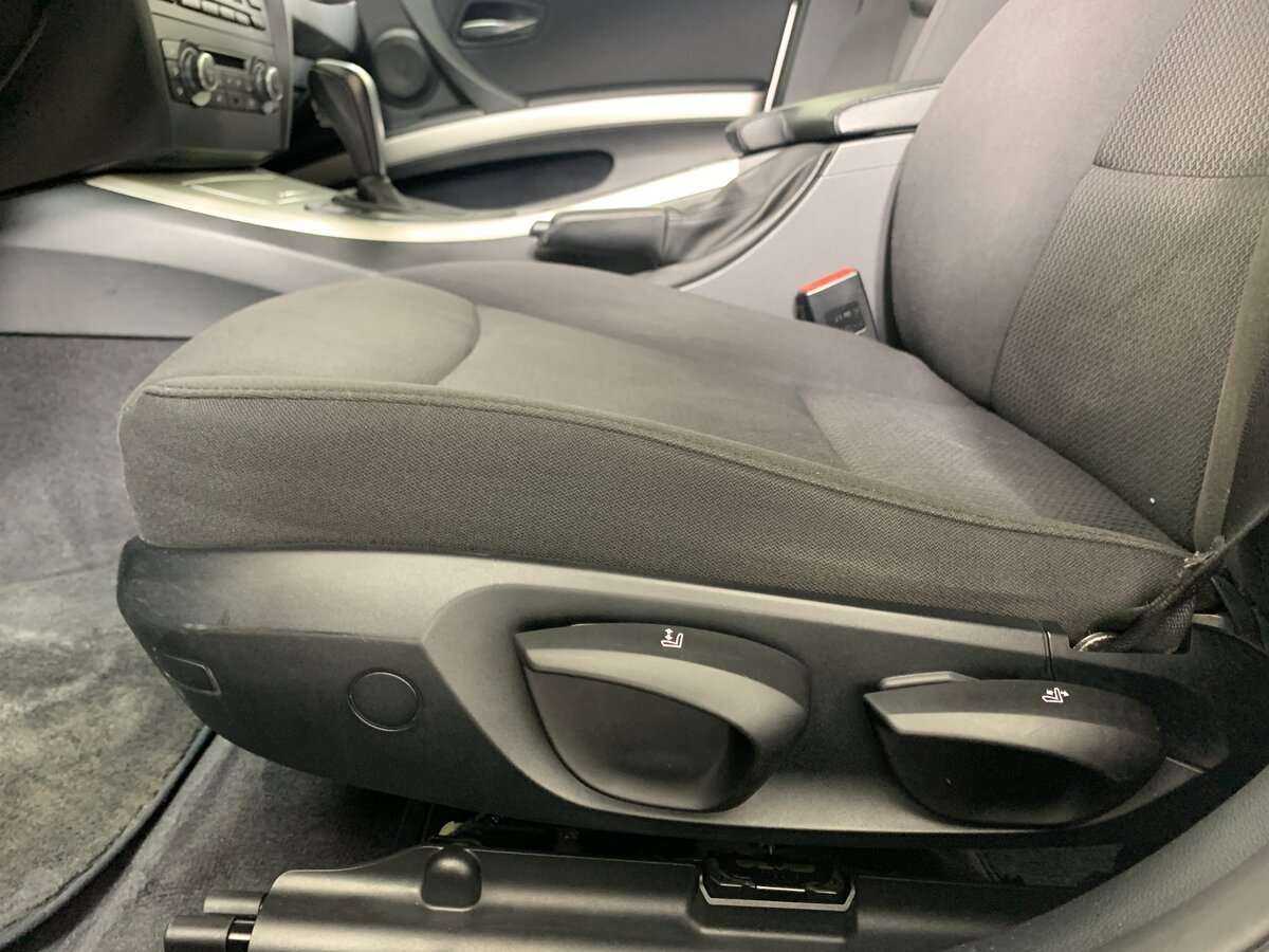 BMW 3 серии 318i, 2011 Фото №17