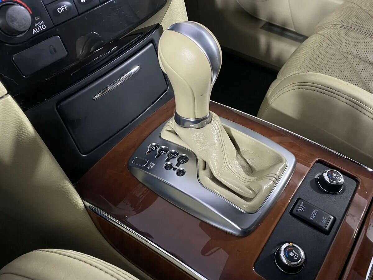 Infiniti FX37, 2011 Фото №16