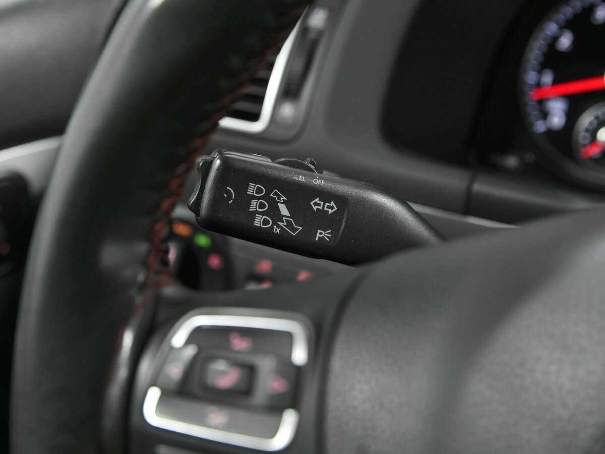 Volkswagen Touran, 2013 Фото №9