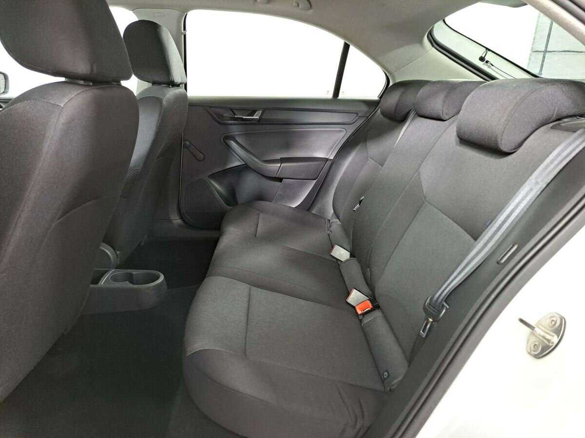 Skoda Rapid, 2017 Фото №12