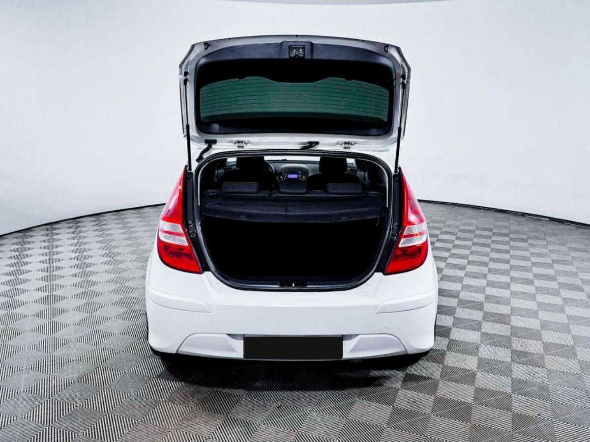 Hyundai i30, 2011 Фото №10