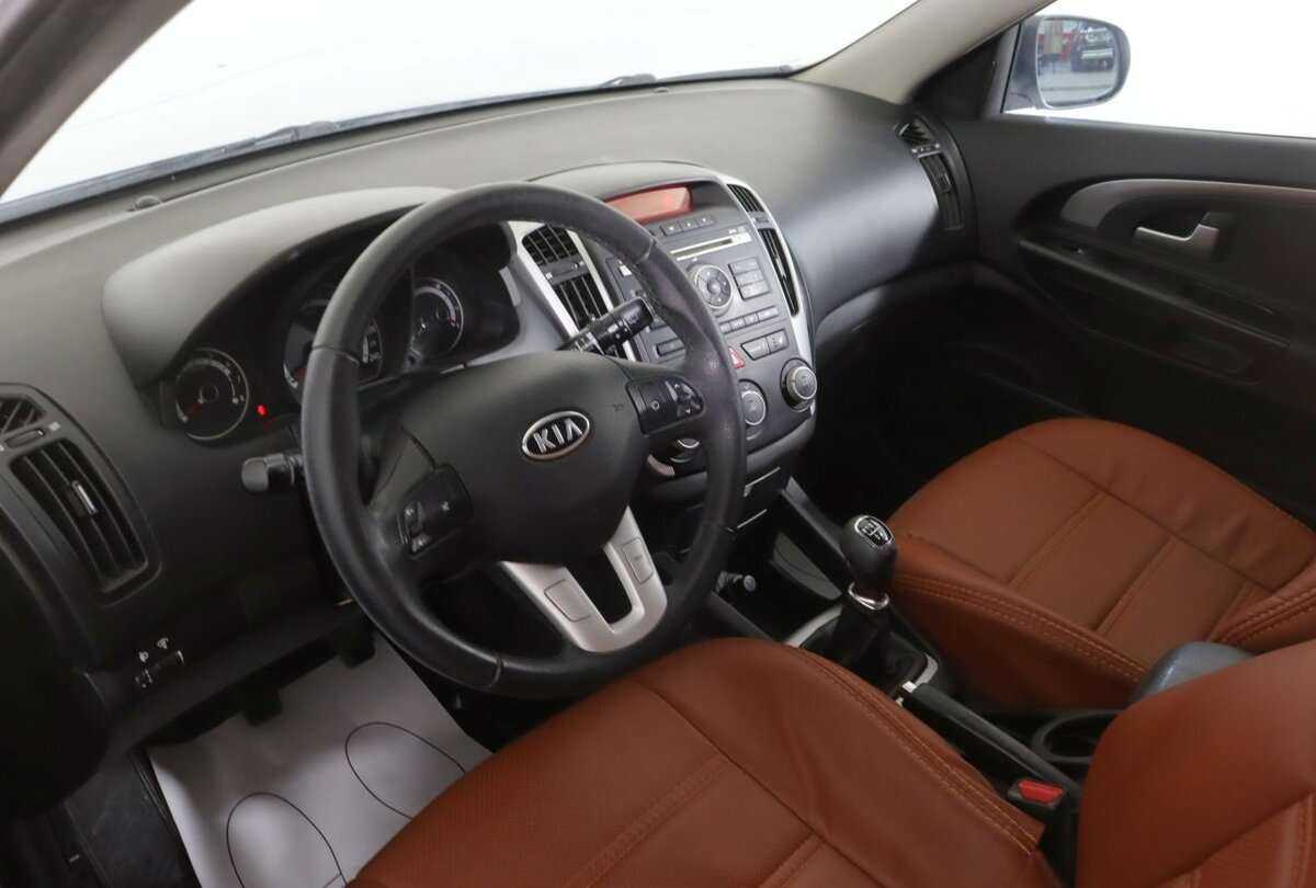 Kia Ceed, 2011 Фото №13