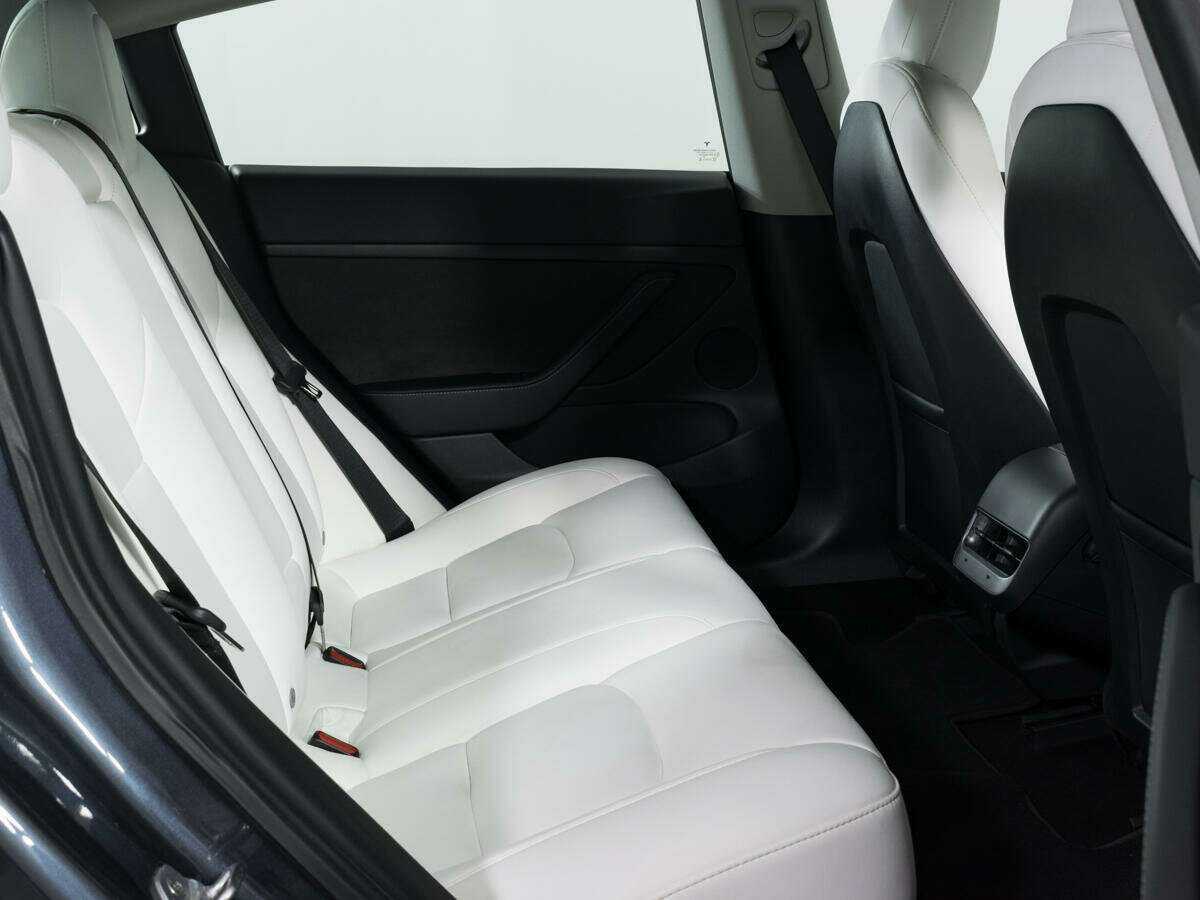 Tesla Model 3 Performance, 2022 Фото №9