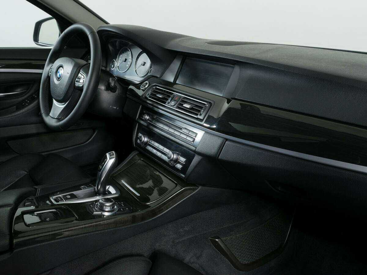 BMW 5 серии 523i, 2011 Фото №8