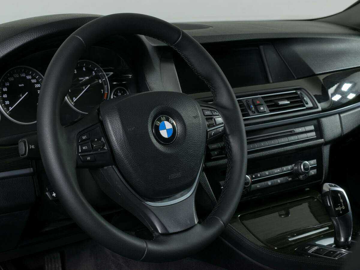BMW 5 серии 523i, 2011 Фото №14