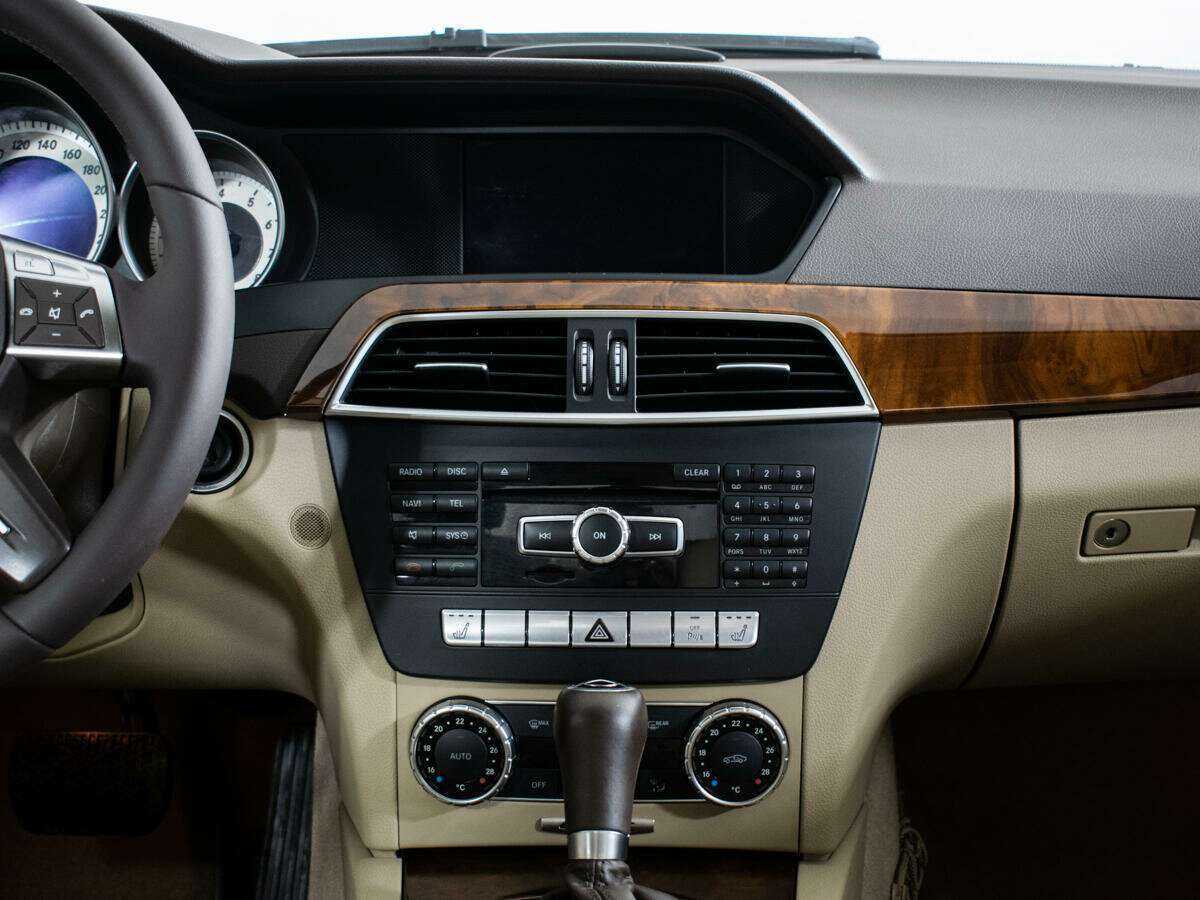 Mercedes-Benz C-Класс 300, 2011 Фото №10