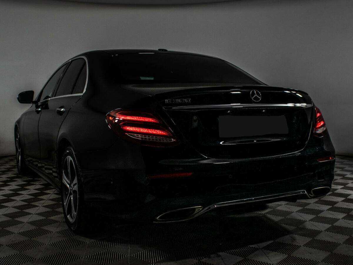 Mercedes-Benz E-Класс 300, 2017 Фото №14