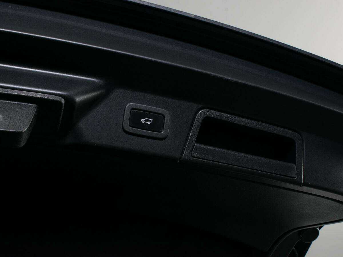 Land Rover Range Rover Velar, 2018 - 79 601 км. | Фото №8