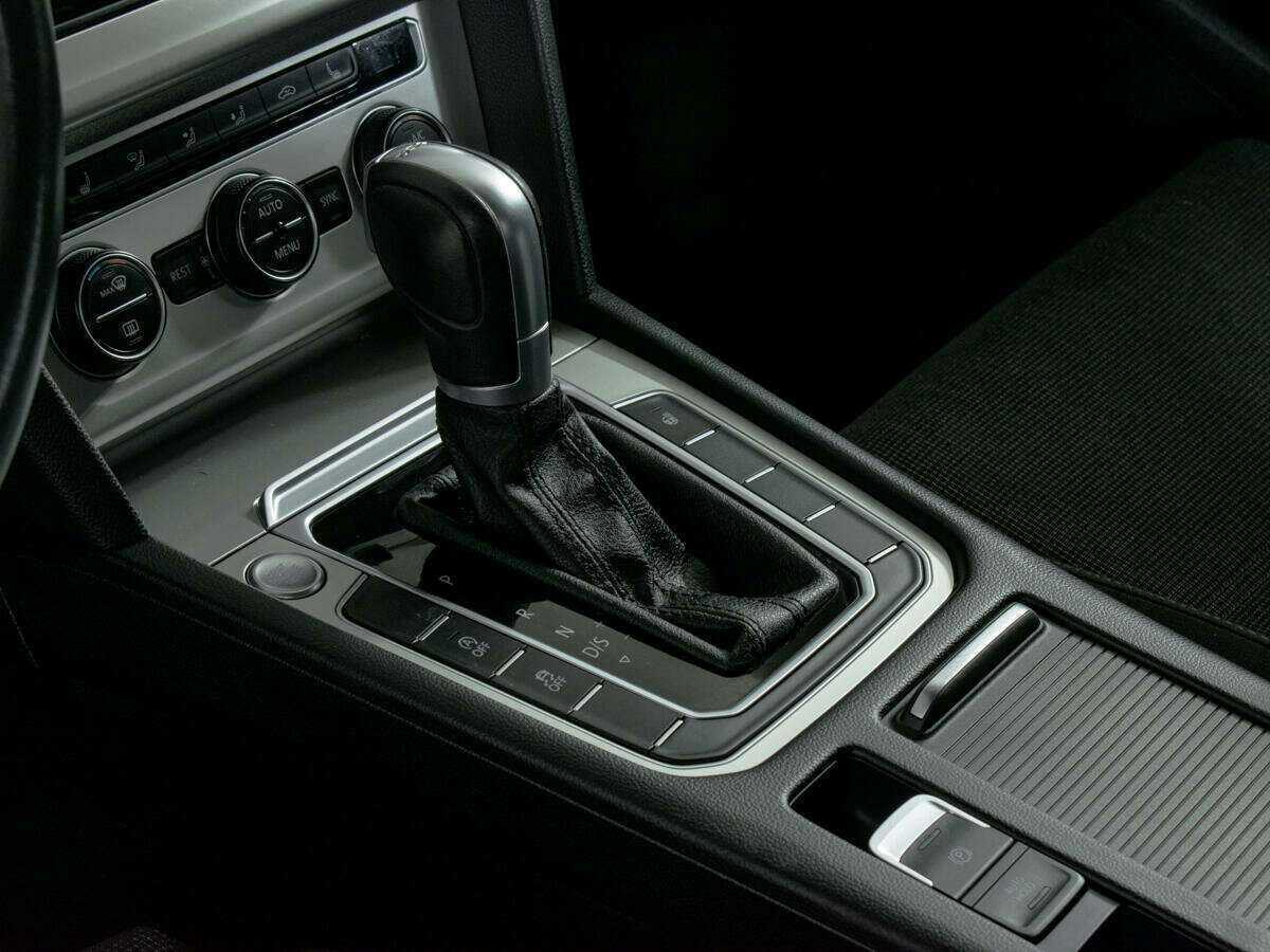 Volkswagen Passat, 2017 Фото №13