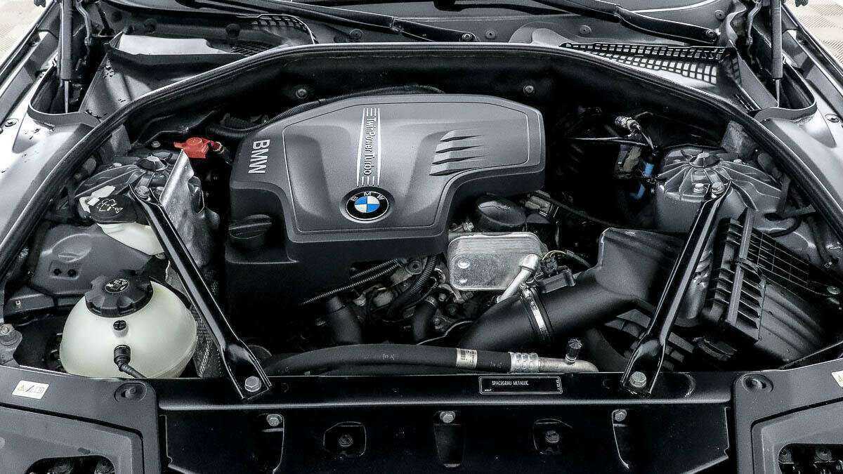 BMW 5 серии 528i, 2011 Фото №13