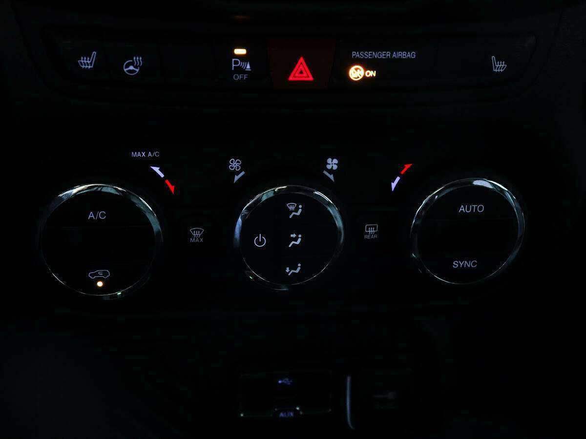 Jeep Renegade, 2017 Фото №15