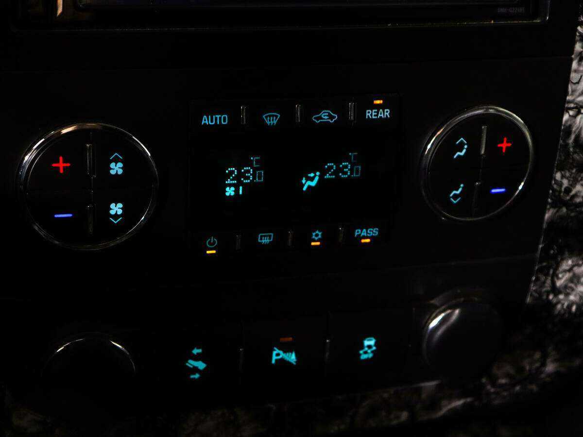 Chevrolet Tahoe 6AT, 2013 Фото №15