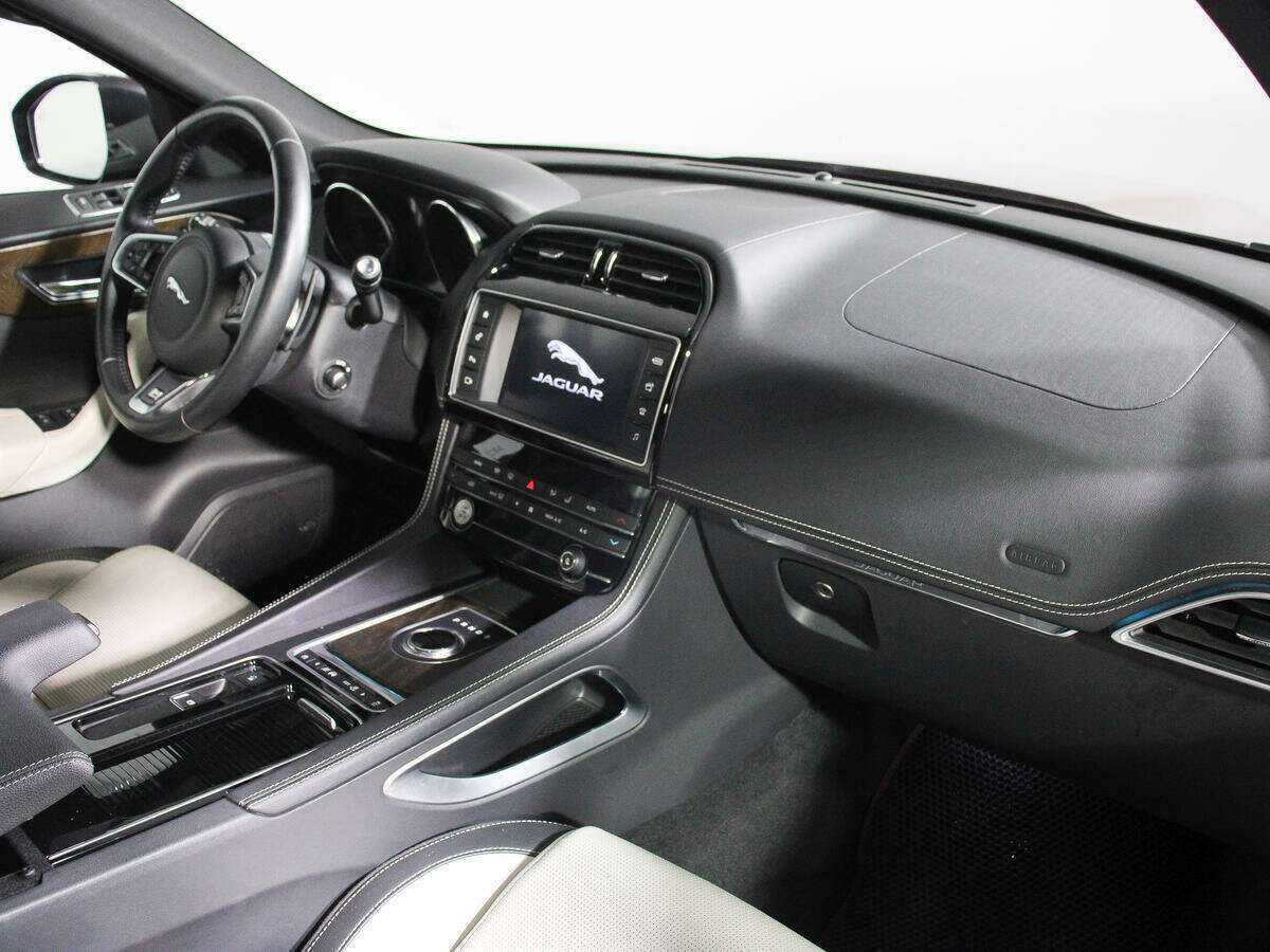 Jaguar F-Pace, 2017 Фото №6