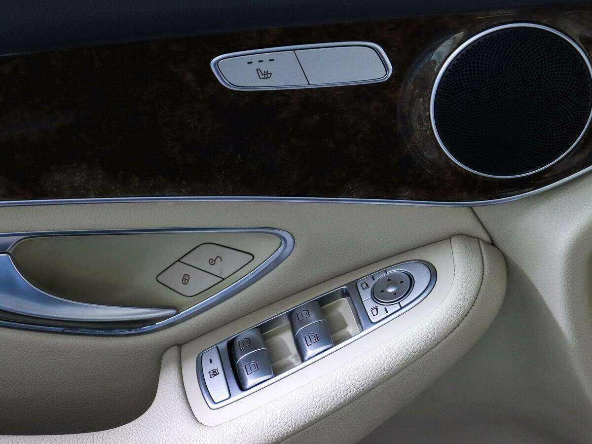 Mercedes-Benz GLC 250, 2015 Фото №24