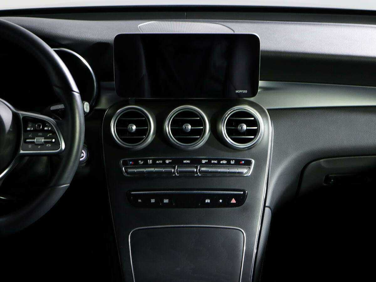 Mercedes-Benz GLC Coupe 300, 2020 Фото №11