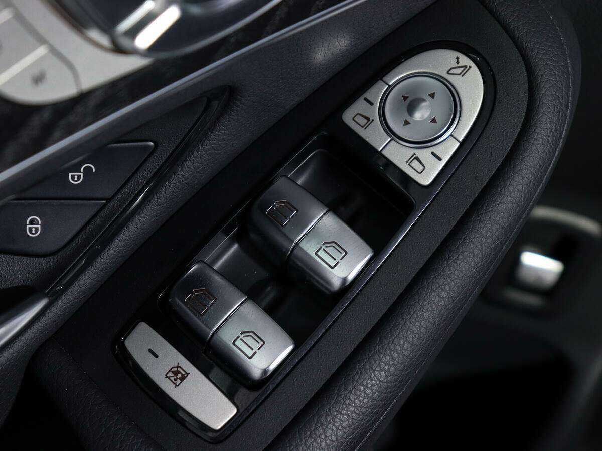 Mercedes-Benz GLC Coupe 300, 2020 Фото №17