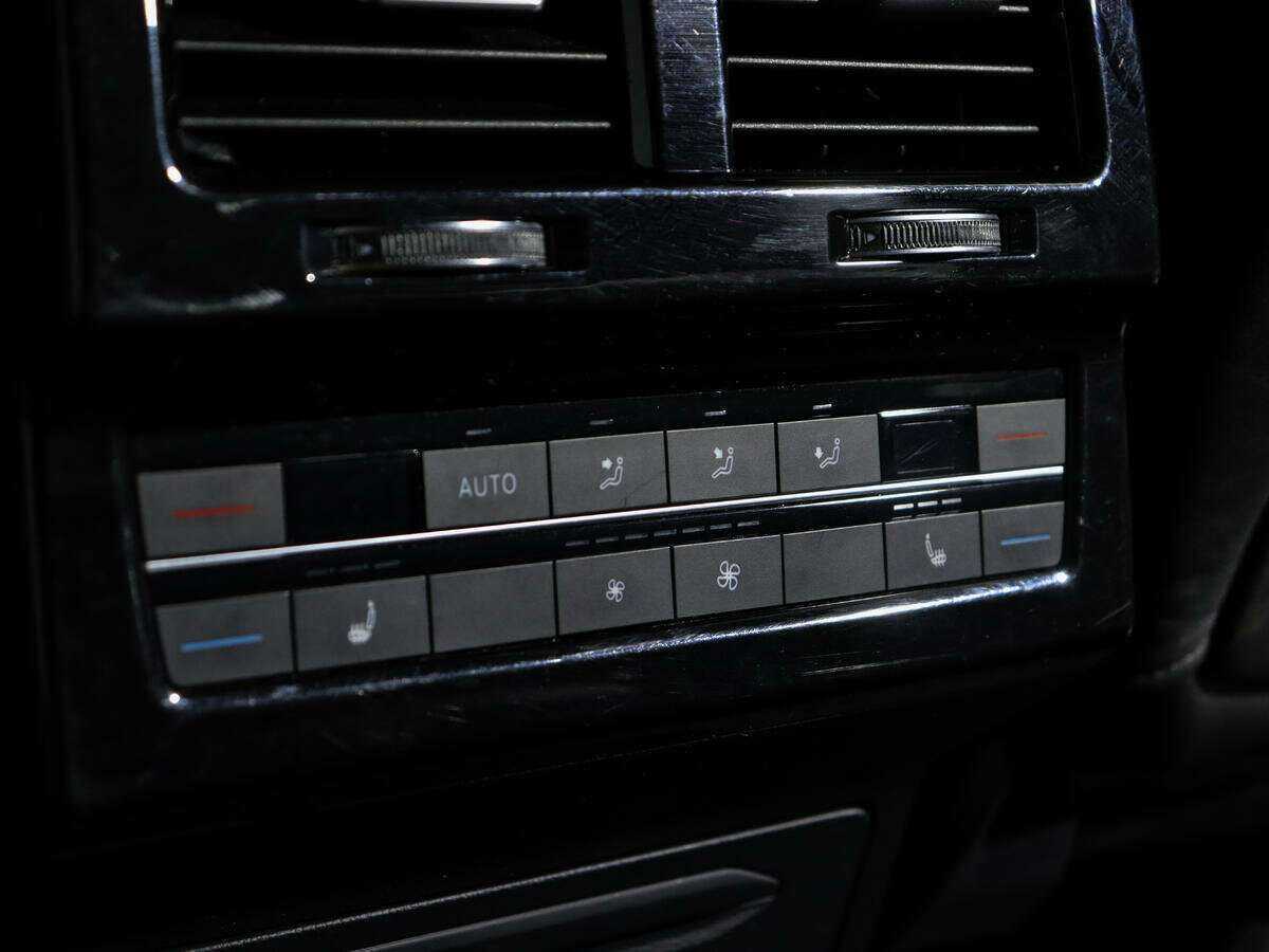 Volkswagen Touareg, 2020 Фото №15