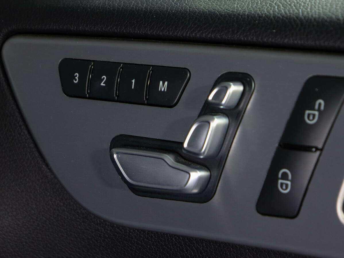 Mercedes-Benz GLE 300, 2016 Фото №17