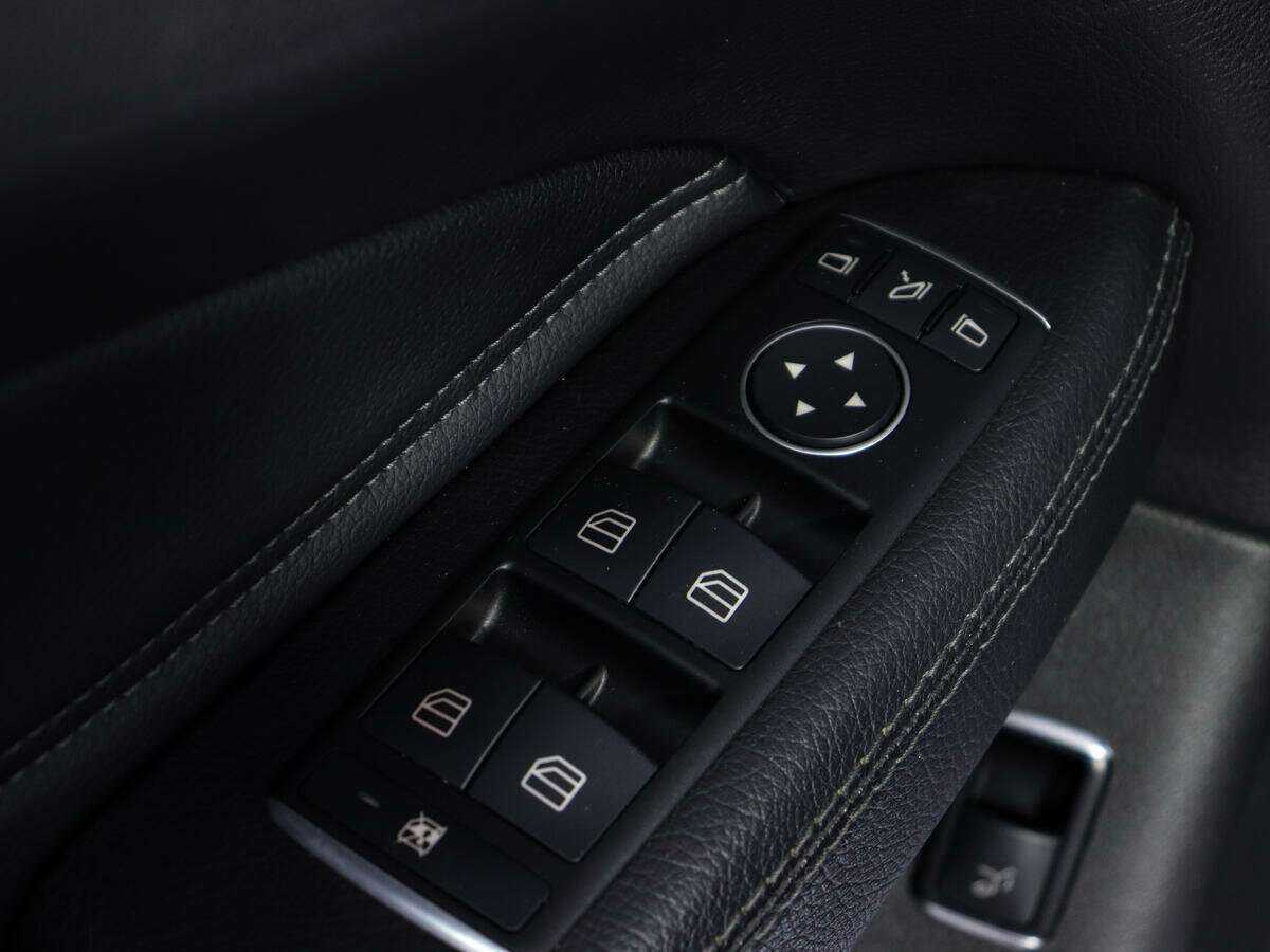 Mercedes-Benz GLE 300, 2016 Фото №21