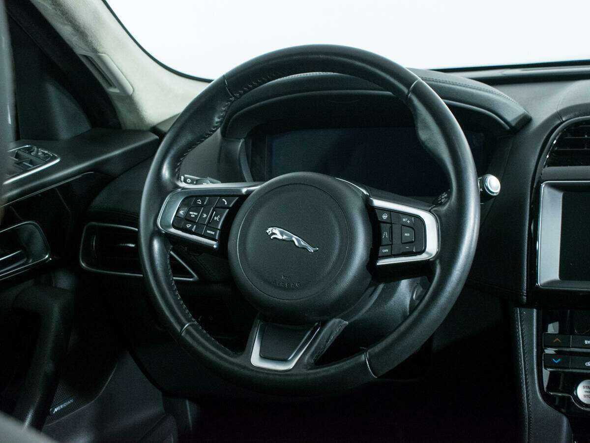 Jaguar F-Pace, 2018 Фото №12